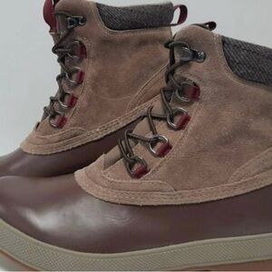 Women’s Xtratuf Size 11 Winter Boots